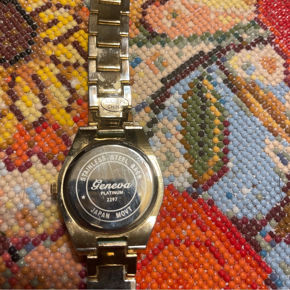 Geneva Gold and Mint Green Women's Watch (Not Running) - Picture 3 of 3
